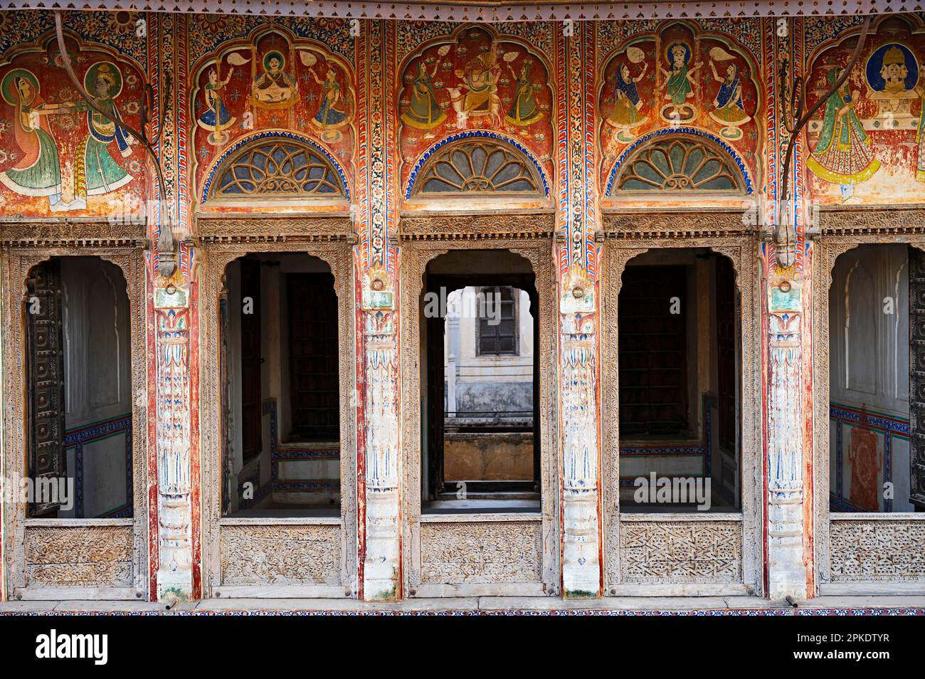 Museo Kamal Morarka Haveli a Shekhawati. I mercanti di Marwari costruirono grandi haveli nella regione di Shekhawati datati 17th a 19th secoli riccamente de Foto Stock