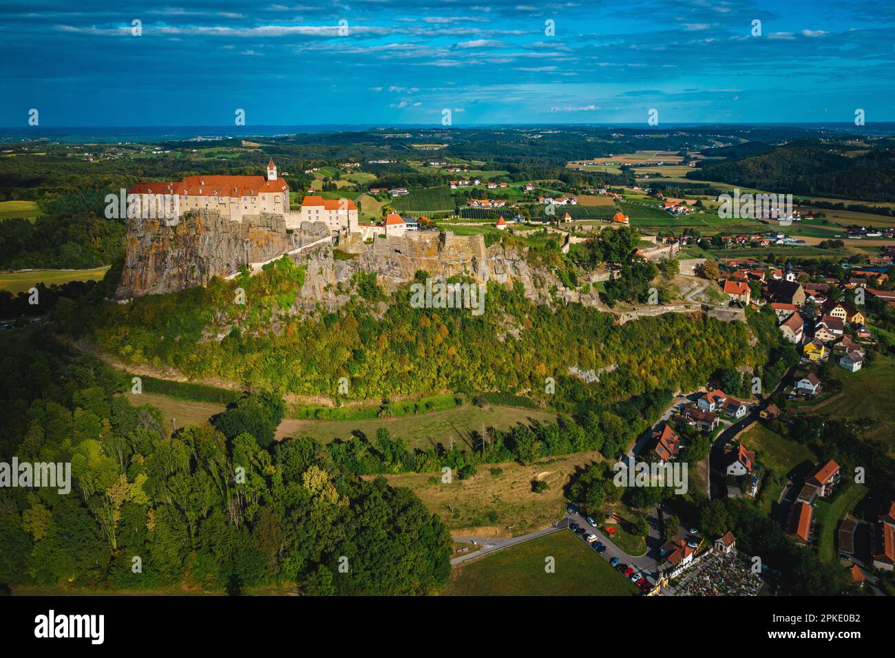 La maestosa Fortezza di Riegersburg: Vista dall'occhio di un uccello: Burg Riegersburg Foto Stock