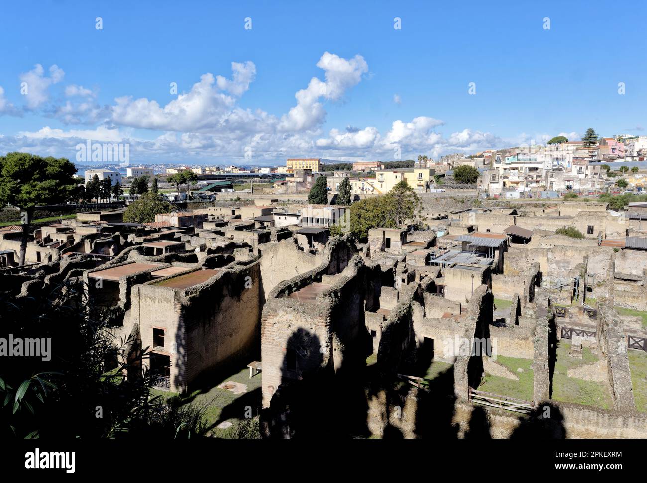 Ercolano fu distrutta dall'eruzione vulcanica del Vesuvio nel 79 d.C. Foto Stock