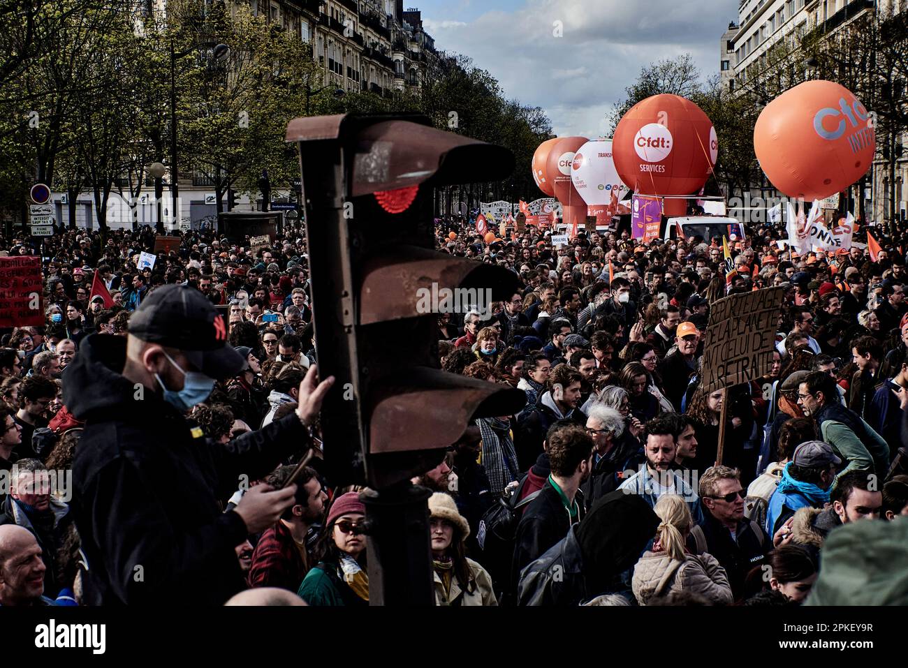 Antonin Burat / le Pictorium - protesta contro il disegno di legge sulla pensione a Parigi - 6 aprile 2023 - 6/4/2023 - Francia / Parigi / Parigi - protesta a Parigi, in occasione dell'undicesima giornata nazionale di azione contro il disegno di legge sulla pensione. Foto Stock
