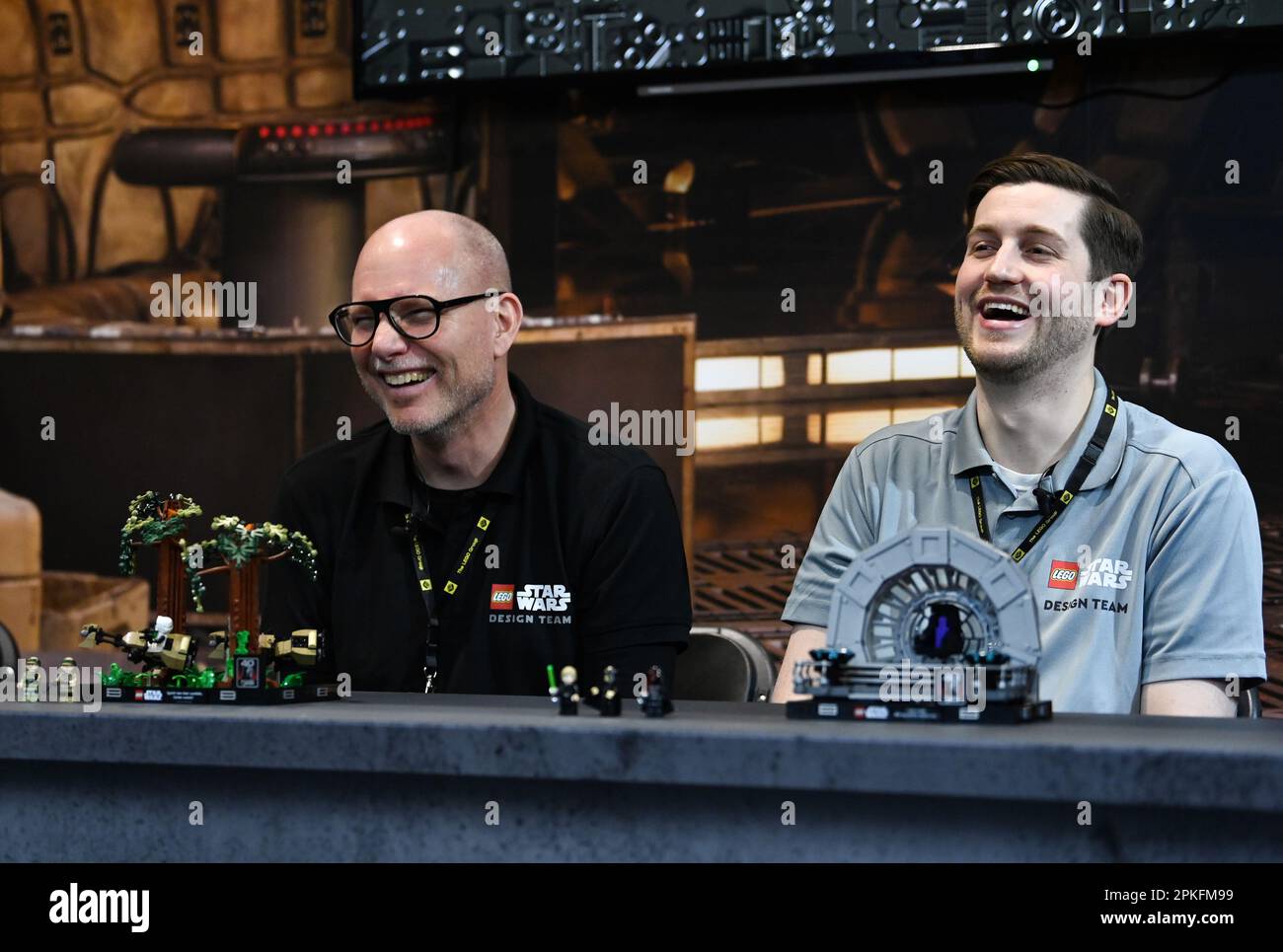 USO EDITORIALE SOLO il Lego Design Team, tra cui Lee Stockwell (a sinistra) e il Designer Jackson Hughes, lancia i loro nuovi prodotti Star Wars, tra cui il Diorama Building Set Sala del Trono dell'Imperatore e il Diorama Endor Speeder Chase al giorno 1 di Star Wars Celebration Europe 2023 all'Excel London. Data immagine: Venerdì 7 aprile 2023. Foto Stock