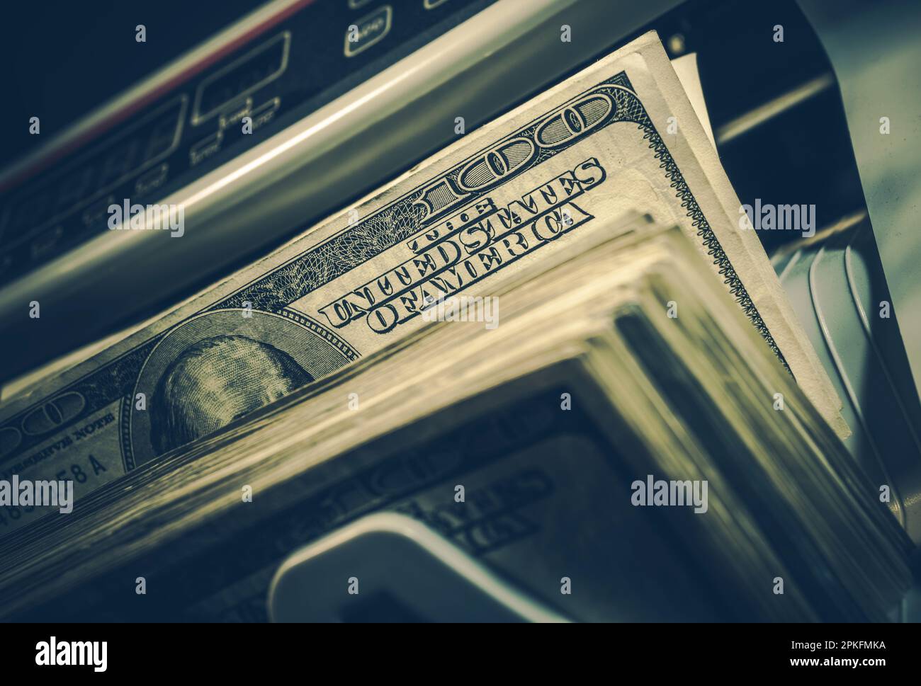 Tema bancario. Banconote in dollari americani all'interno di Bill Counter Close Up foto. Foto Stock