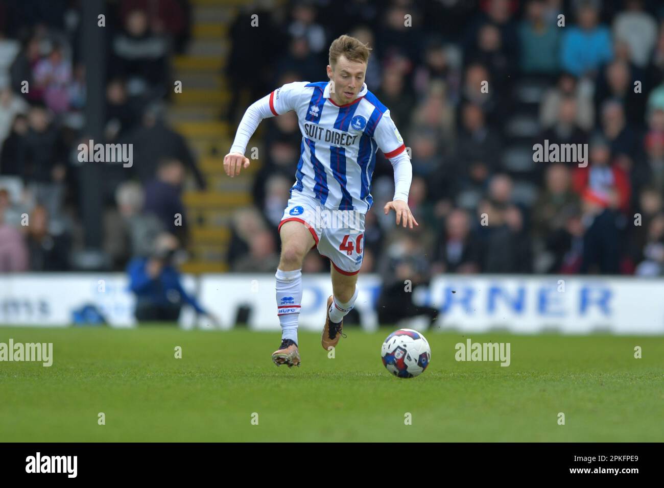 Cleethorpes, Regno Unito. 06th Apr, 2023. Dan Kemp di Hartlepool United durante la partita della Sky Bet League 2 tra Grimsby Town e Hartlepool United a Blundell Park, Cleethorpes venerdì 7th aprile 2023. (Foto: Scott Llewellyn | NOTIZIE MI) Credit: NOTIZIE MI & Sport /Alamy Live News Foto Stock