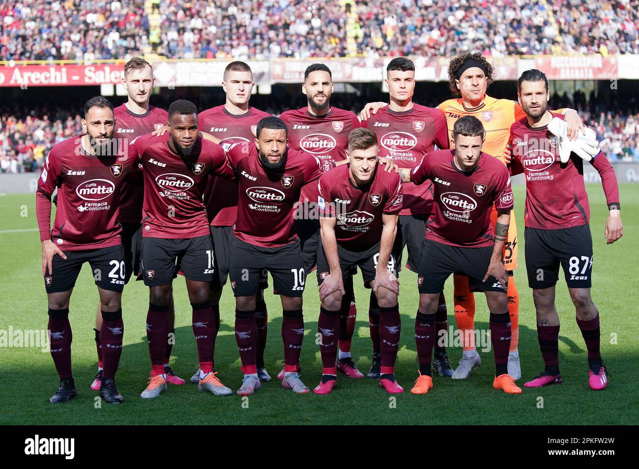 Salerno, Italia. 07th Apr, 2023. US Salernitana si allinea durante la Serie A match tra US Salernitana 1919 e Inter Milan allo Stadio Arechi, Salerno, Italia il 7 aprile 2023. Credit: Giuseppe Maffia/Alamy Live News Foto Stock