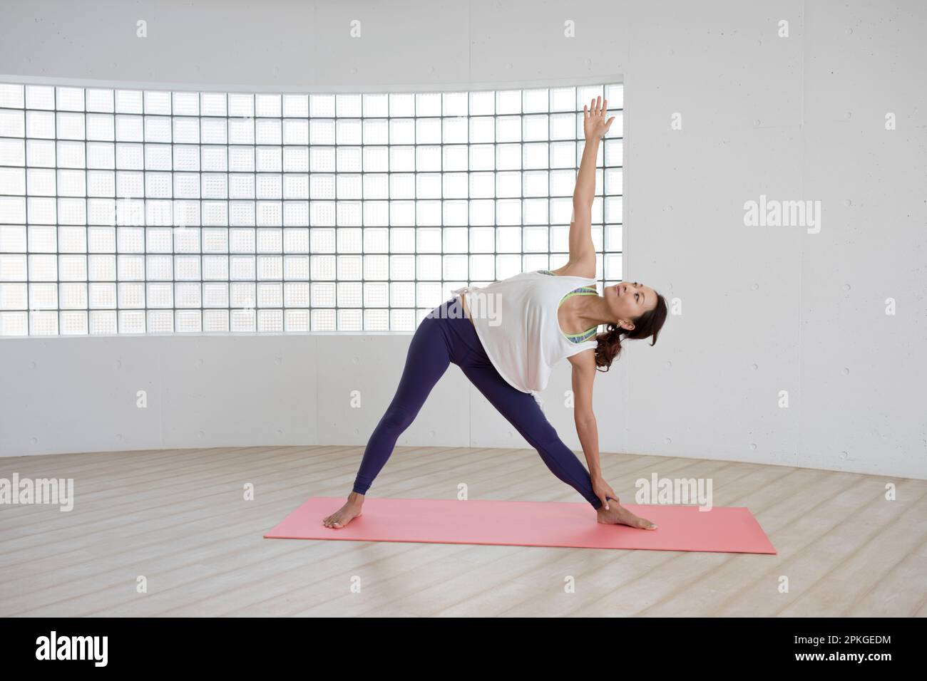 Delle donne che esercitano Foto Stock