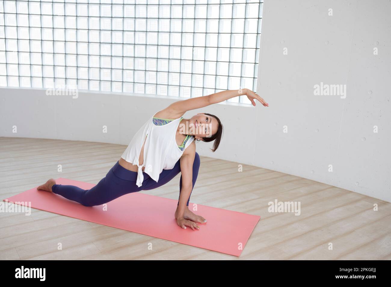 Donna stretching Foto Stock
