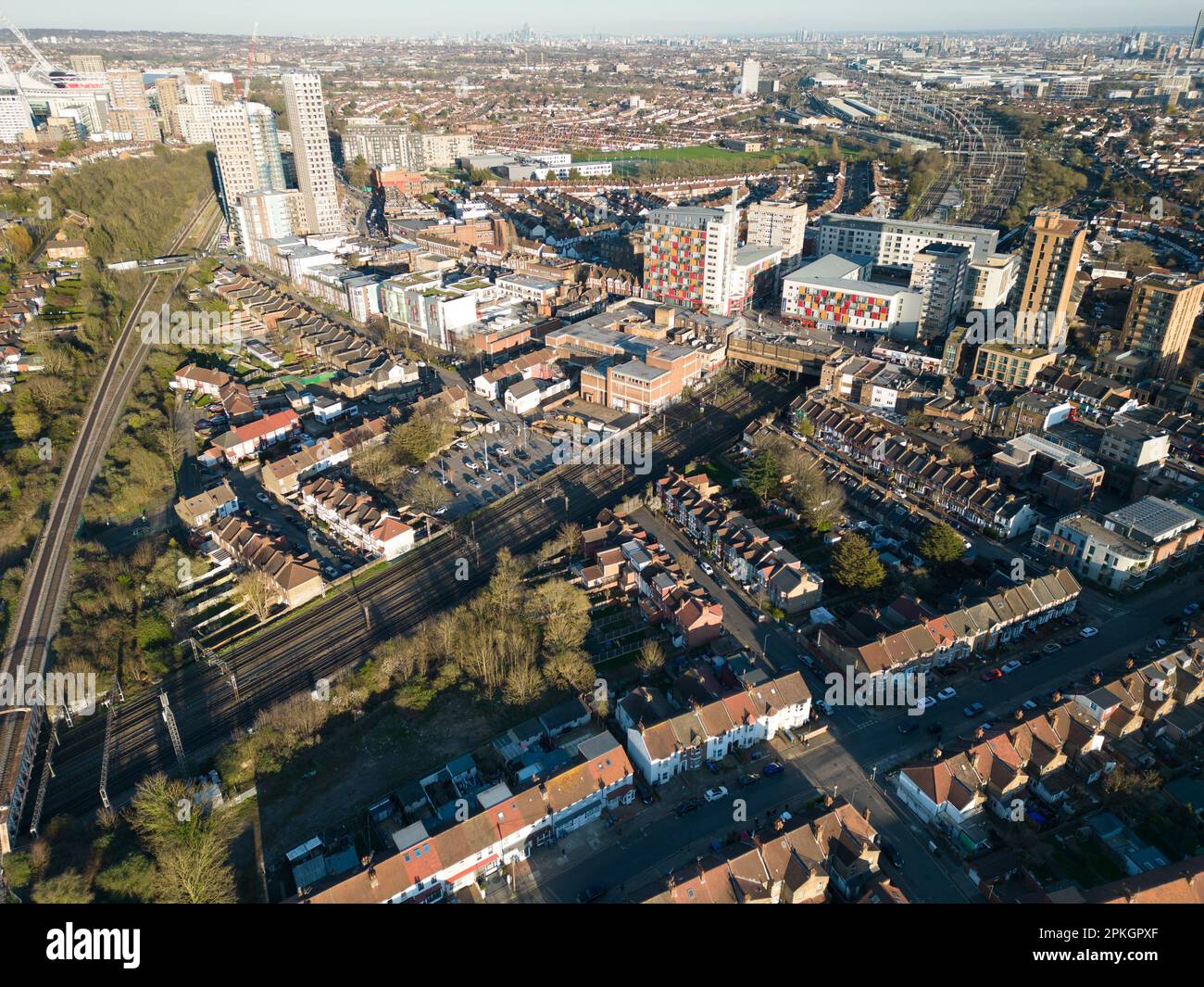 Wembley Central è un nuovo quartiere urbano cosmopolita e un centro della comunità a Brent, Londra Foto Stock