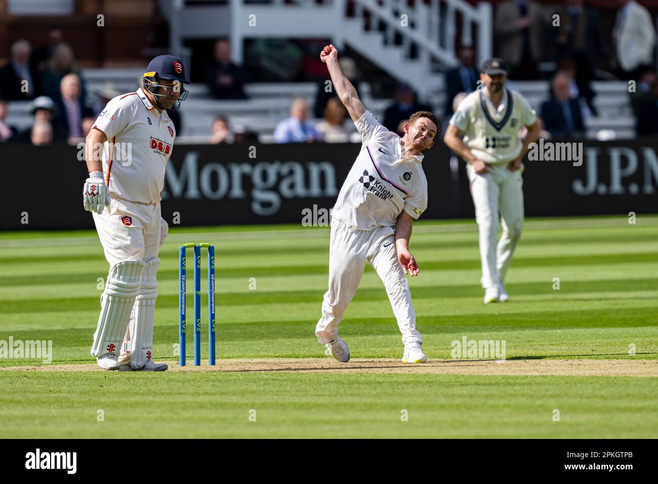 LONDRA, REGNO UNITO. 07 aprile 2023. R Higgins of Middlesex bocce durante LV=Insurance County Championship Middlesex v Essex al Lord's Cricket Ground venerdì 07 aprile 2023 a LONDRA INGHILTERRA. Credit: Taka Wu/Alamy Live News Foto Stock