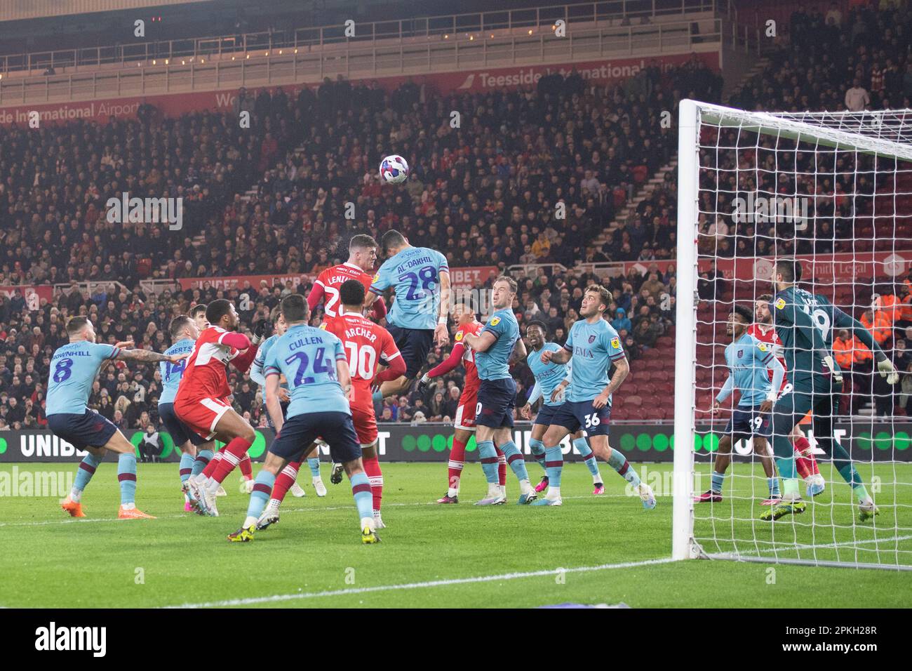 Darragh Lenihan di Middlesbrough si dirige verso il gol da un angolo durante la partita del campionato Sky Bet tra Middlesbrough e Burnley al Riverside Stadium di Middlesbrough venerdì 7th aprile 2023. (Foto: Trevor Wilkinson | MI News) Foto Stock