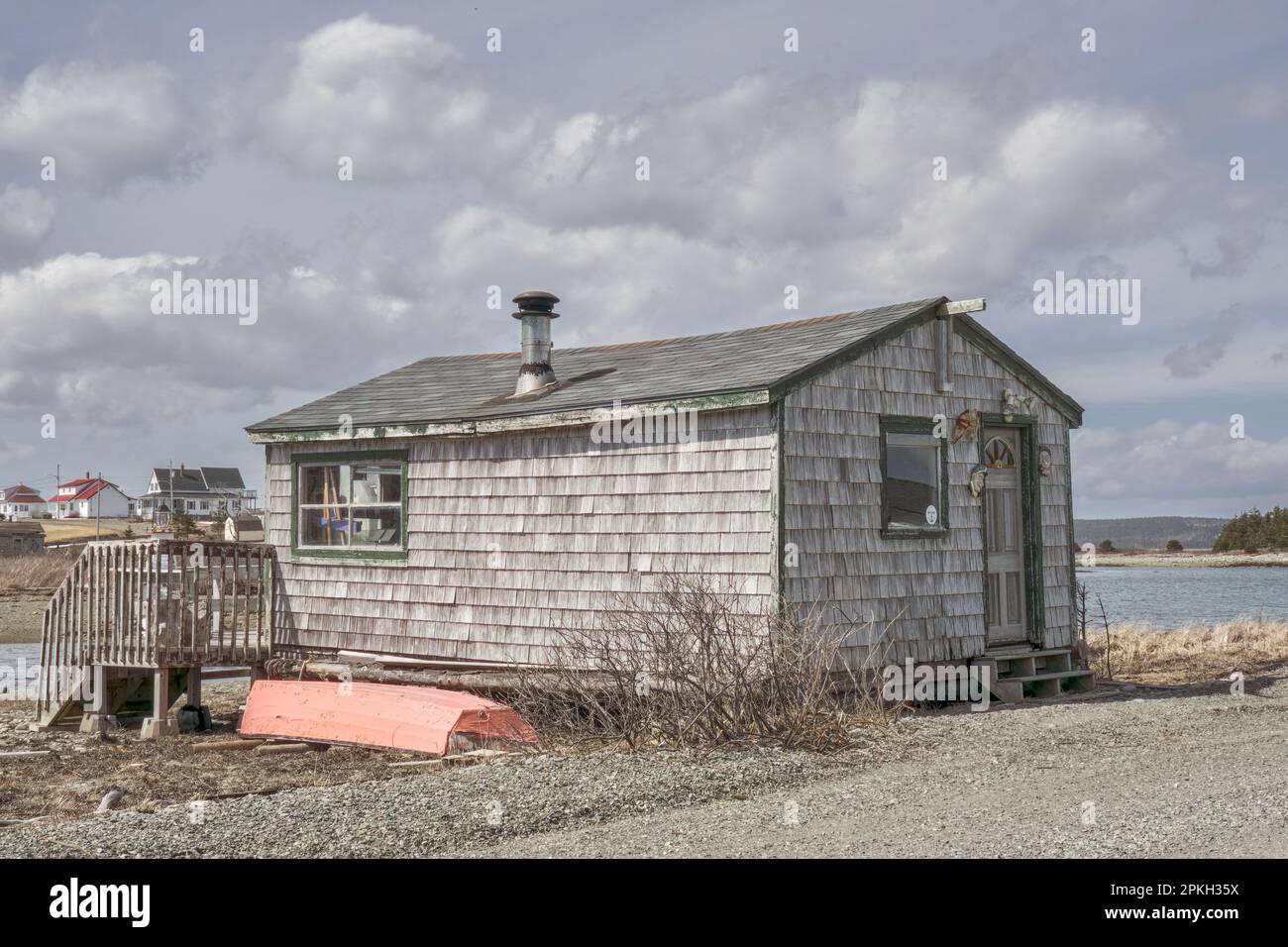 Old Fishing Shack sulla riva del Gabarus Nova Scotia, fondata nel 1716 Gabarus era un tempo un importante centro di pesca, ma ora si basa sul turismo e. Foto Stock