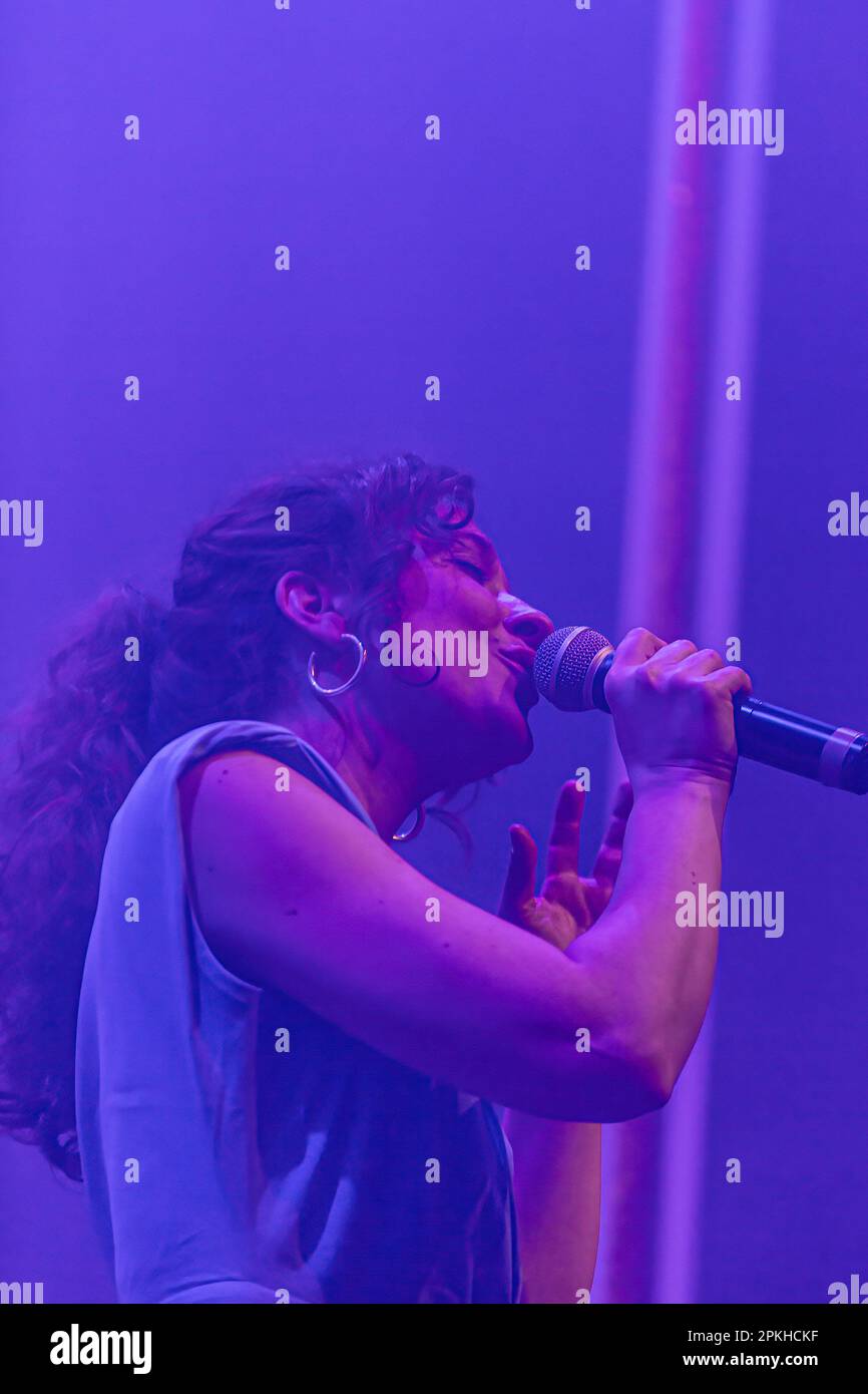 Parigi, Francia. 05th Apr, 2023. La cantante francese Sophie Maurin ha visto durante una performance del suo secondo album 'Longitude' al Cafe de la Danse di Parigi. Credit: SOPA Images Limited/Alamy Live News Foto Stock