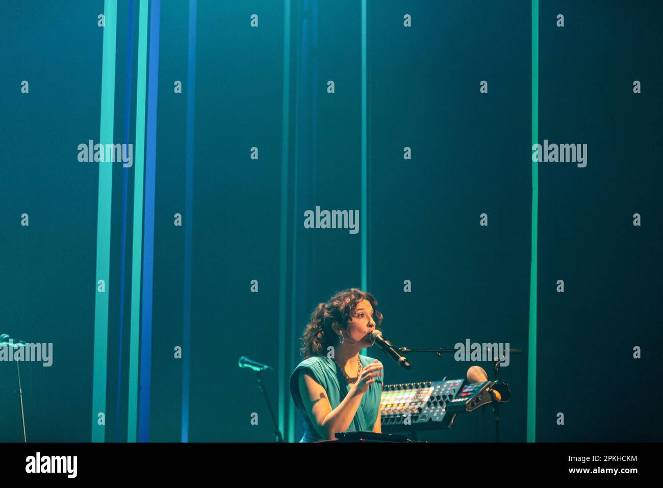 Parigi, Francia. 05th Apr, 2023. La cantante francese Sophie Maurin ha visto durante una performance del suo secondo album 'Longitude' al Cafe de la Danse di Parigi. Credit: SOPA Images Limited/Alamy Live News Foto Stock