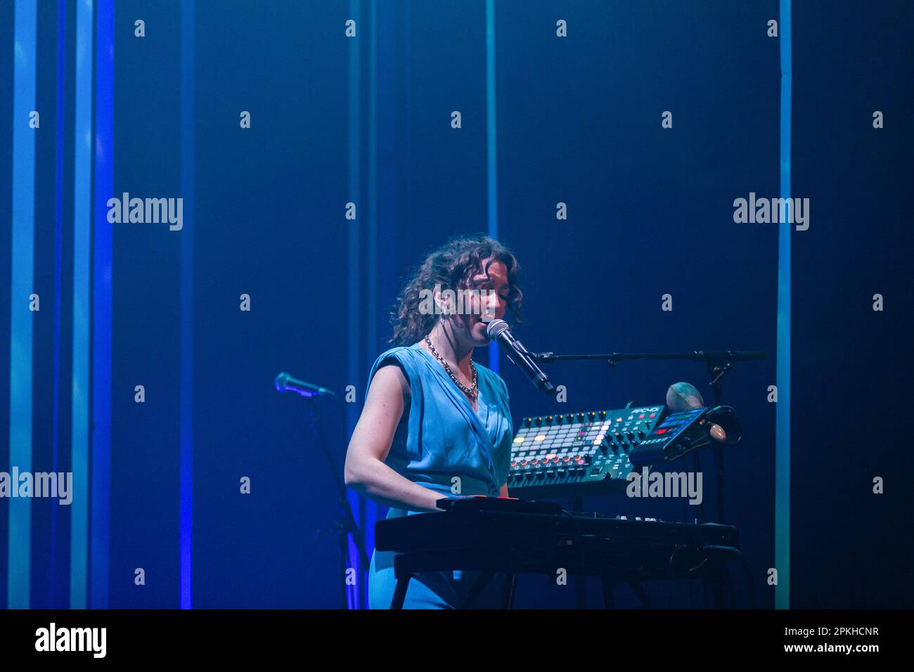 Parigi, Francia. 05th Apr, 2023. La cantante francese Sophie Maurin ha visto durante una performance del suo secondo album 'Longitude' al Cafe de la Danse di Parigi. (Foto di Telmo Pinto/SOPA Images/Sipa USA) Credit: Sipa USA/Alamy Live News Foto Stock