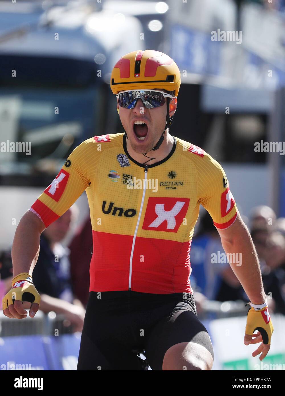 Le Mans, Francia. 07th Apr, 2023. Fredrik Dversnes di uno-X Pro Cycling Team, vincitore durante la Regione Pays de la Loire Tour 2023, UCI Europe Tour gara ciclistica, fase 4, Sablé-sur-Sarthe - le Mans (177, 8 km) il 7 aprile 2023 a le Mans, Francia - Foto Laurent Lairys/DPPI Credit: DPPI Media/Alamy Live News Foto Stock