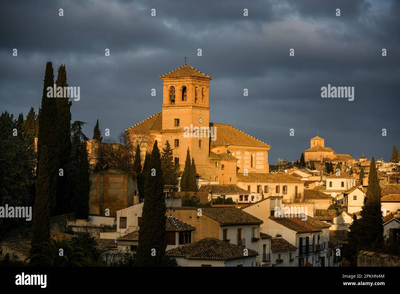 Iglesia Parroquial de Nuestro Salvador nel quartiere Albaicin, Granada. Foto Stock