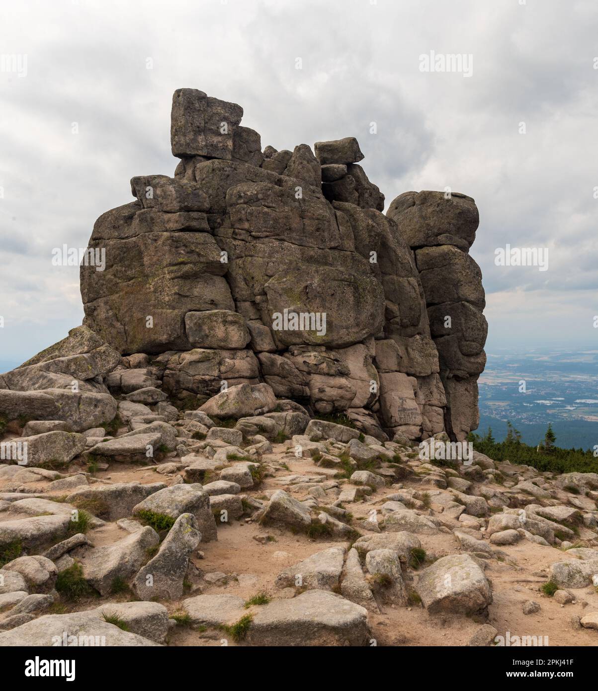 Formazione rocciosa di Slonecznik nelle montagne di Karkonosze in Polonia vicino ai confini con la repubblica Ceca Foto Stock