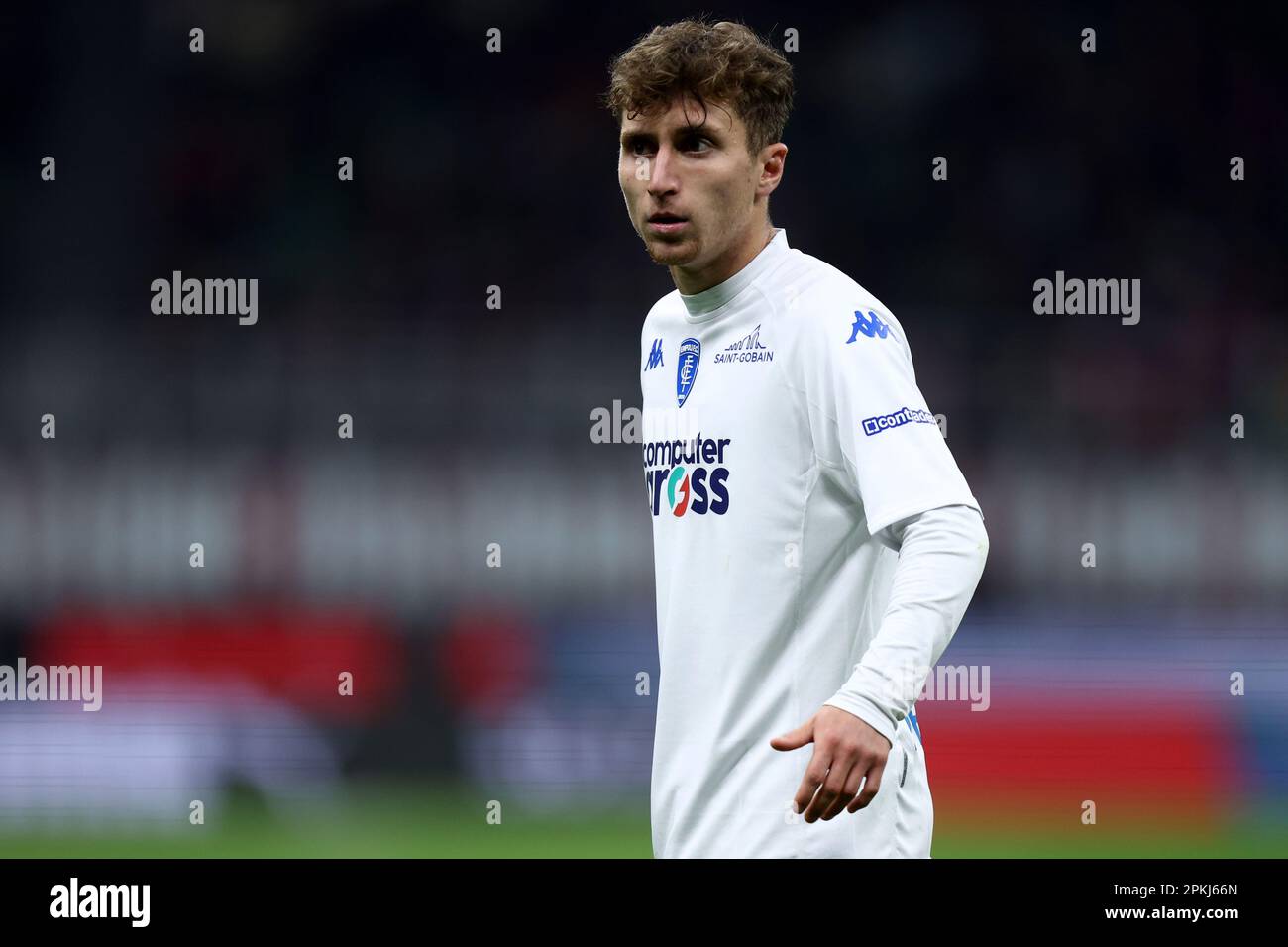 Milano, Italia. 07th Apr, 2023. Tommaso Baldanzi dell'Empoli FC guarda durante la Serie Una partita tra AC Milan e Empoli FC allo Stadio Giuseppe Meazza il 7 aprile 2023 a Milano. Credit: Marco Canoniero/Alamy Live News Foto Stock