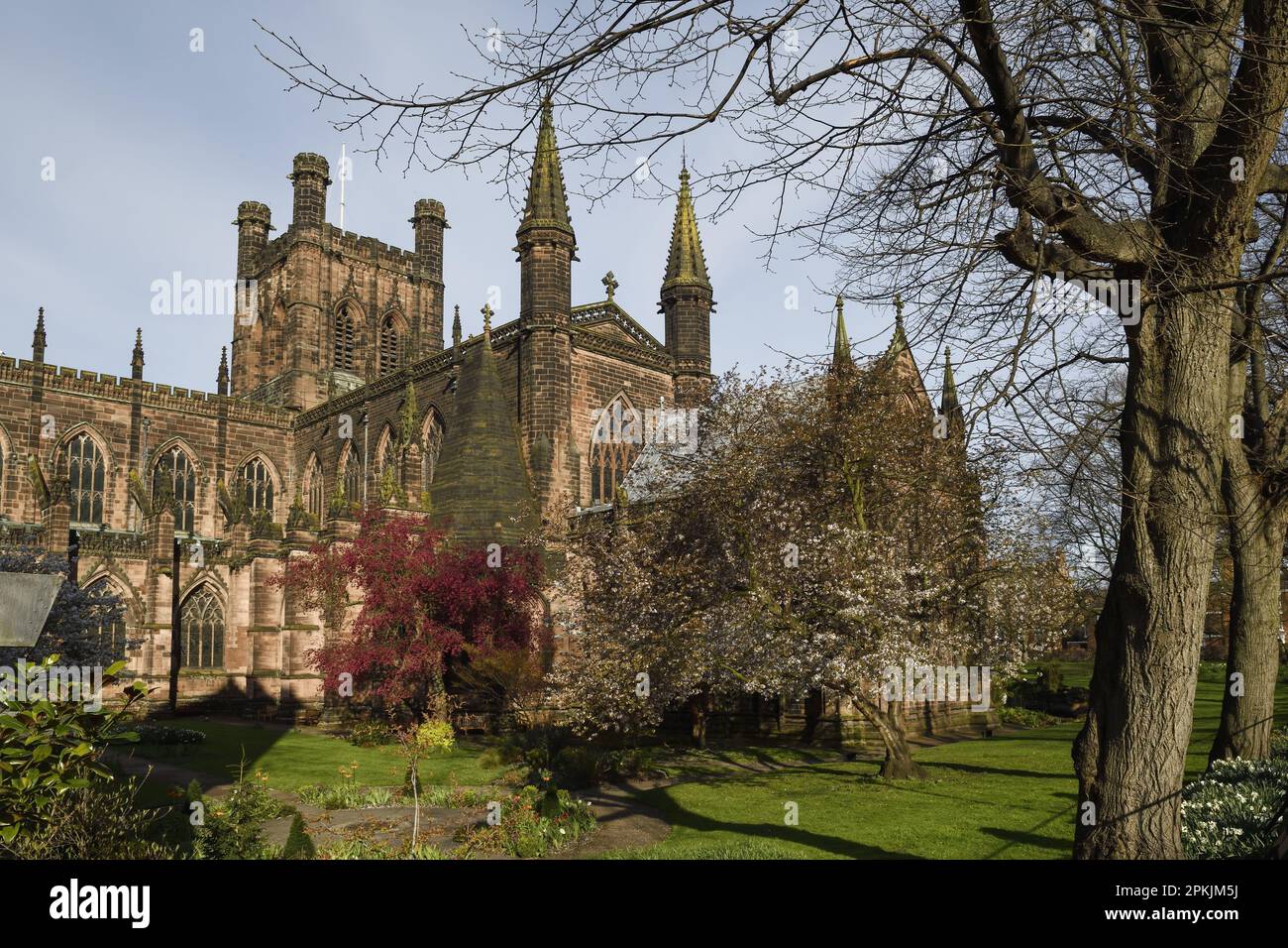 L'esterno della Cattedrale di Chester, nel centro di Chester, Regno Unito Foto Stock