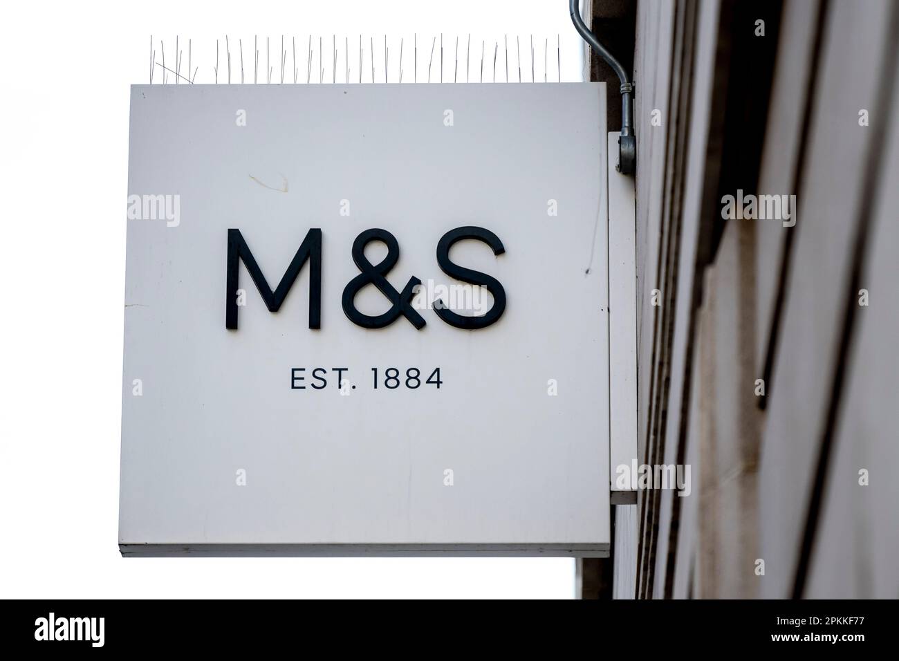 Primo piano di un logo del negozio Marks and Spencer. Foto Stock