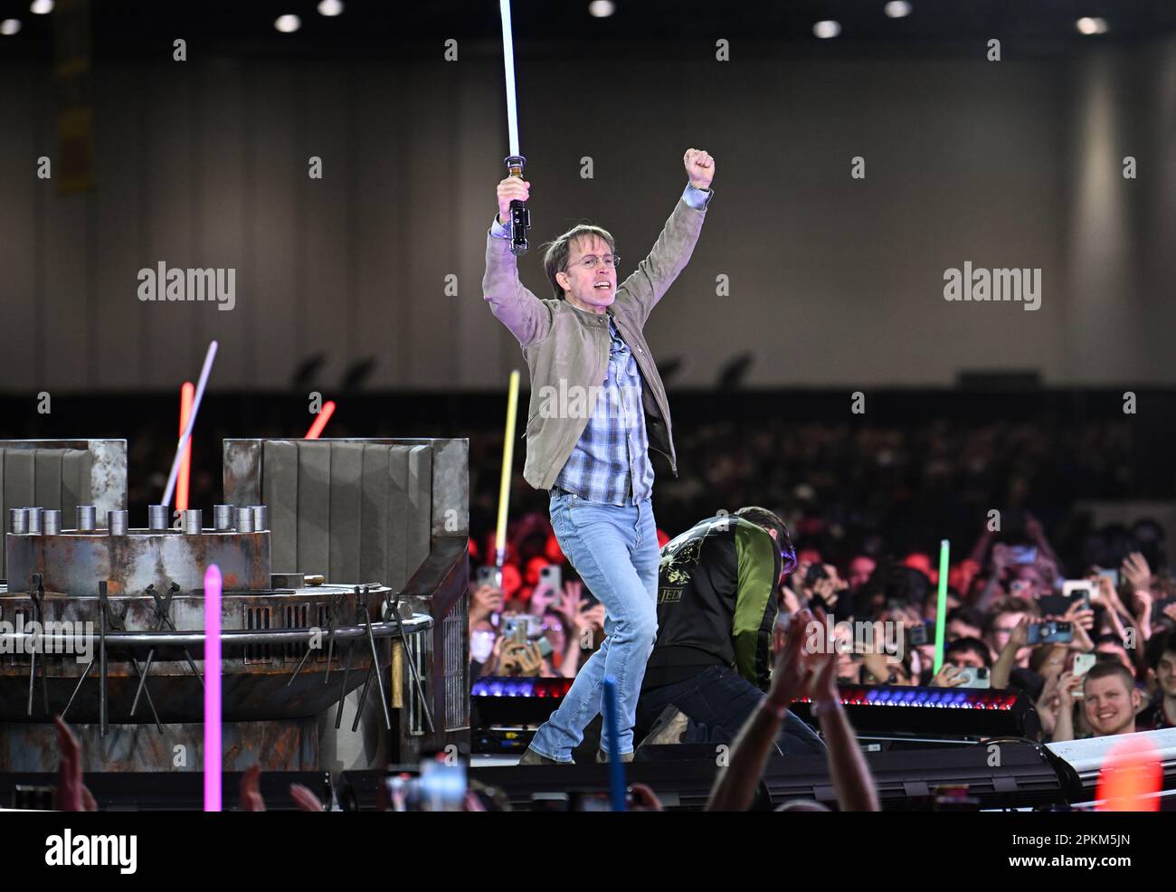 EDITORIALE USO SOLO Voice Actor James Arnold Taylor di Star Wars: The Clone Wars il giorno 2 di Star Wars Celebration Europe 2023 a Excel London. Data immagine: Sabato 8 aprile 2023. Foto Stock