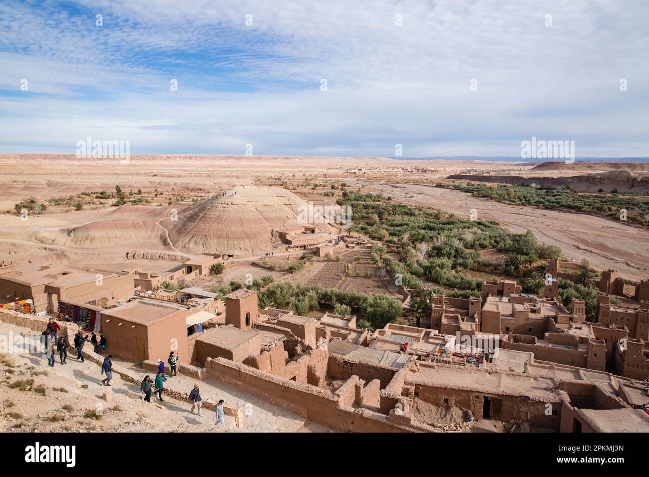 Vista su Ait ben Haddou e Desert Rock Hill Foto Stock
