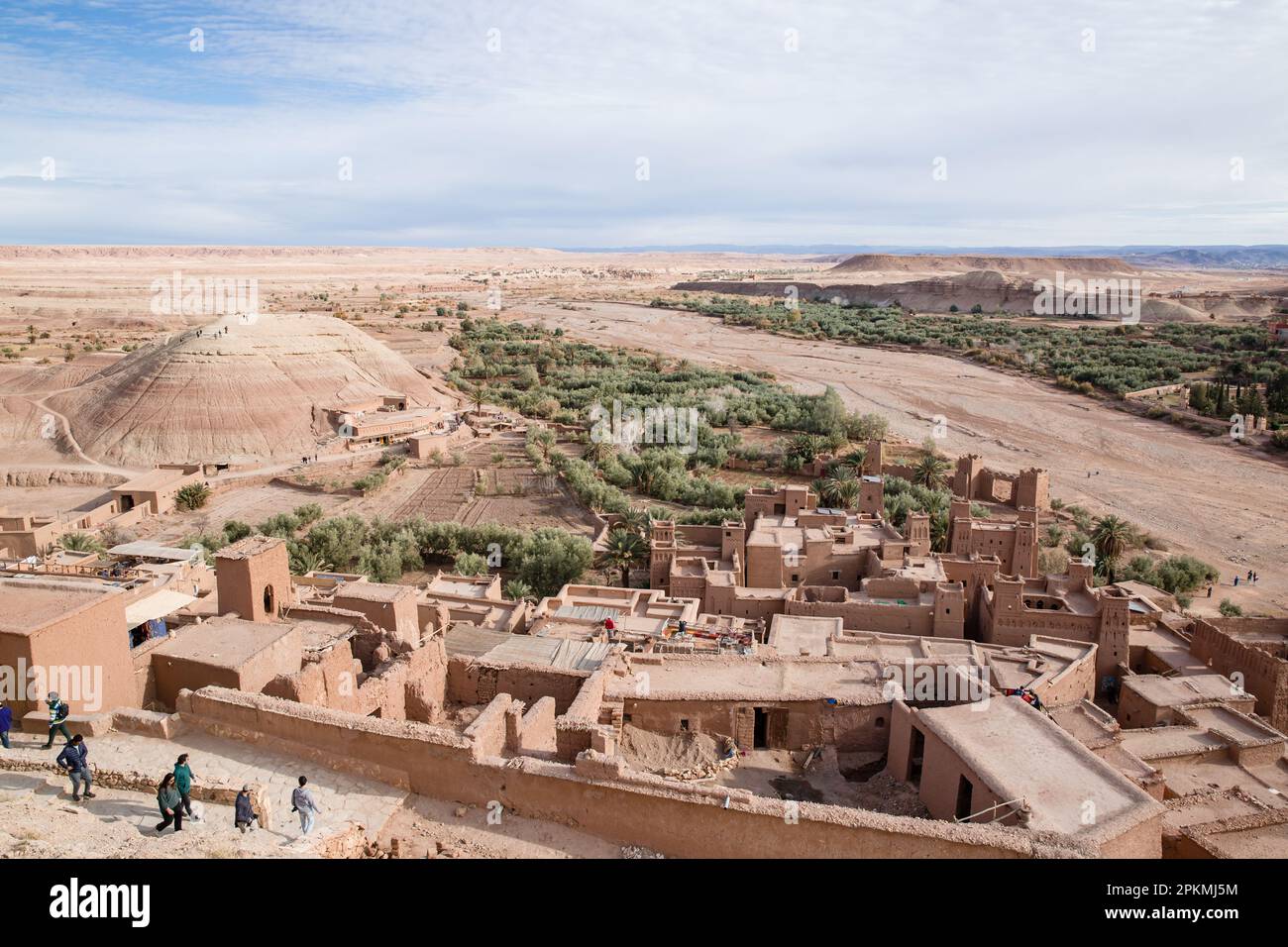 Vista su Ait ben Haddou e Desert Rock Hill Foto Stock