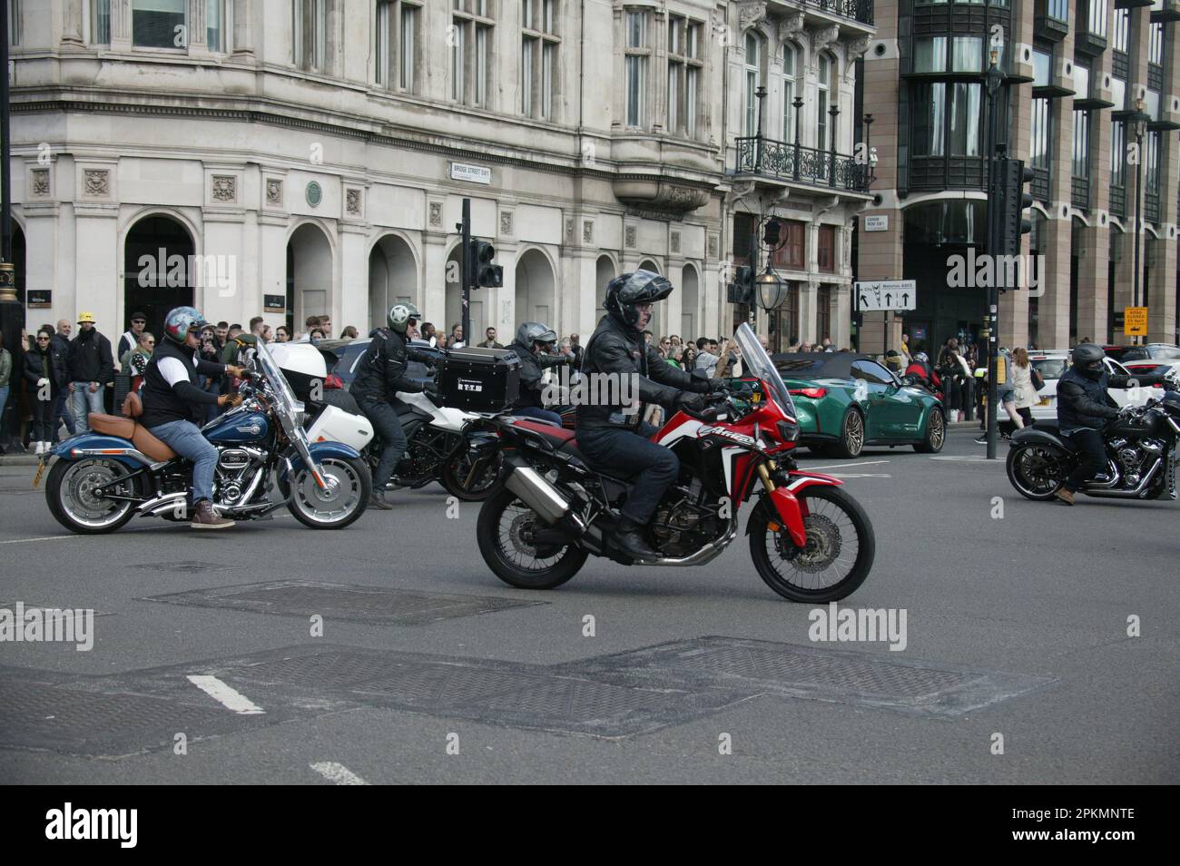 Rolling Thunder Ride of RESPECT per la regina Elisabetta e fondatore di Rolling Thunder Gavin Harry Wragg. Foto Stock