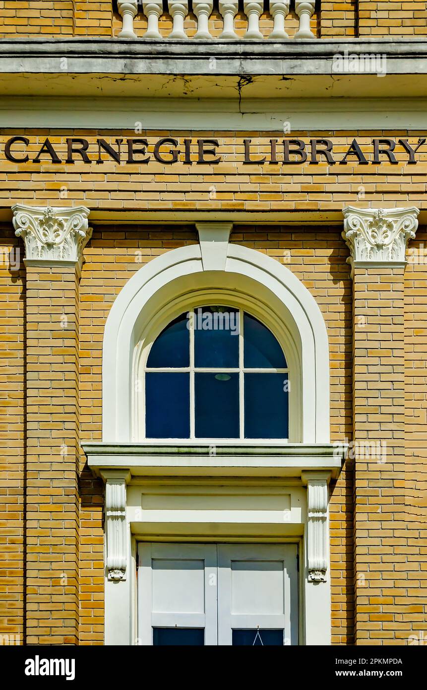 Il Gulfport Arts Center è ospitato nell'ex Gulfport-Harrison County Public Library (una ex biblioteca Carnegie) a Gulfport, Mississippi. Foto Stock