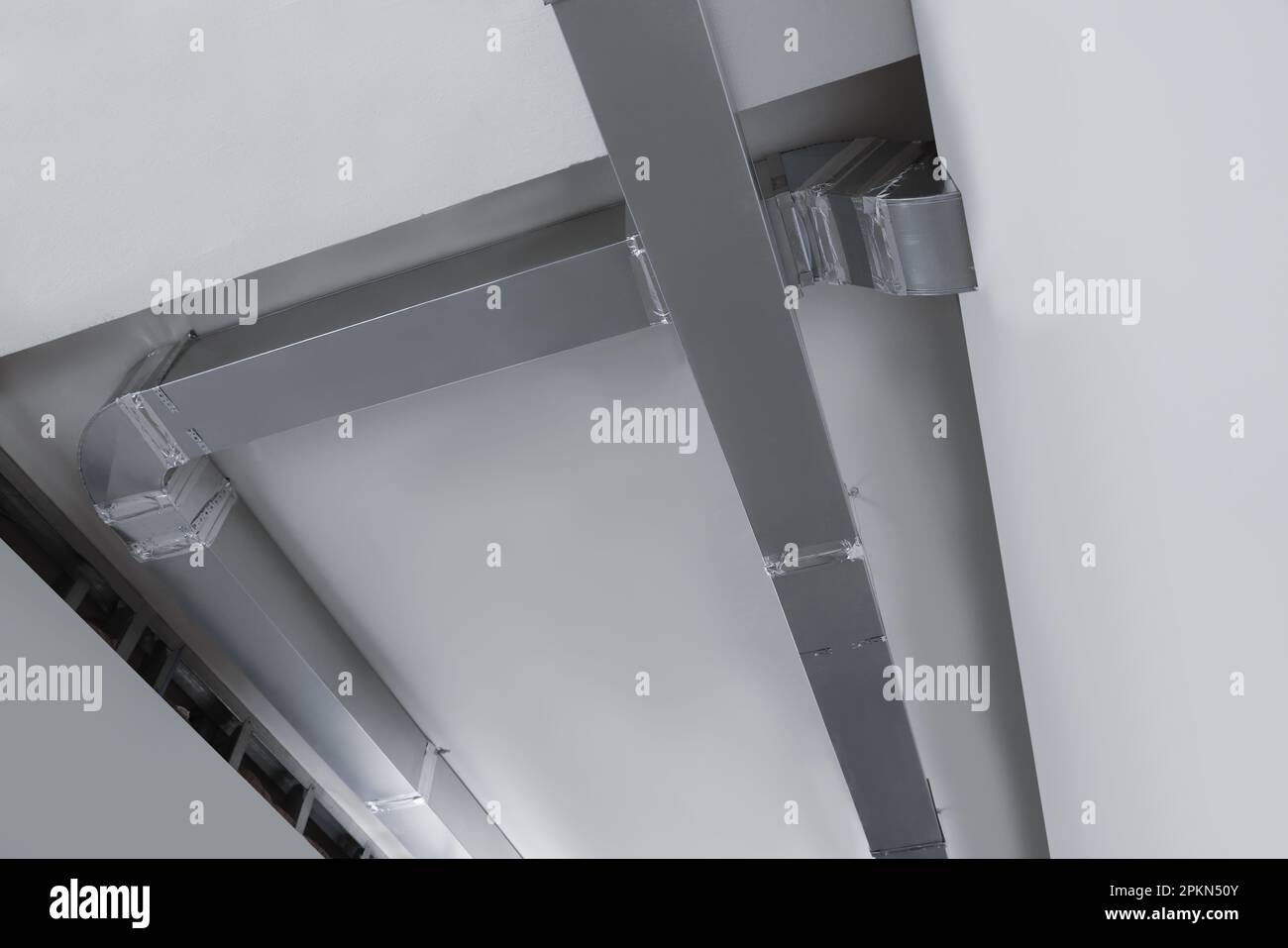 Soffitto con sistema di ventilazione interno, vista dal basso Foto Stock