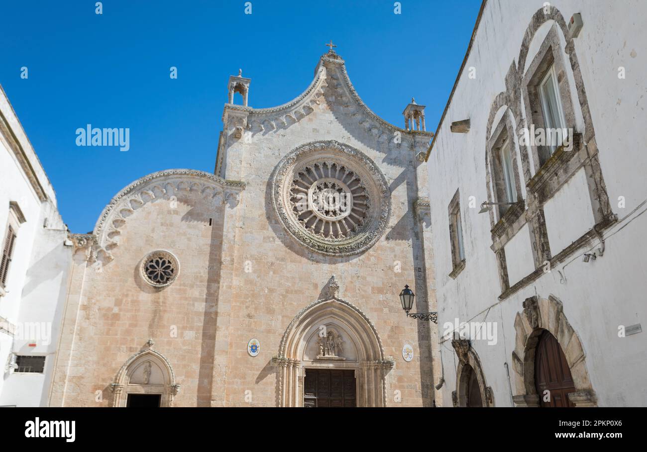 Viwe aerea di Ostuni, valle d'itria, puglia, italia Foto Stock