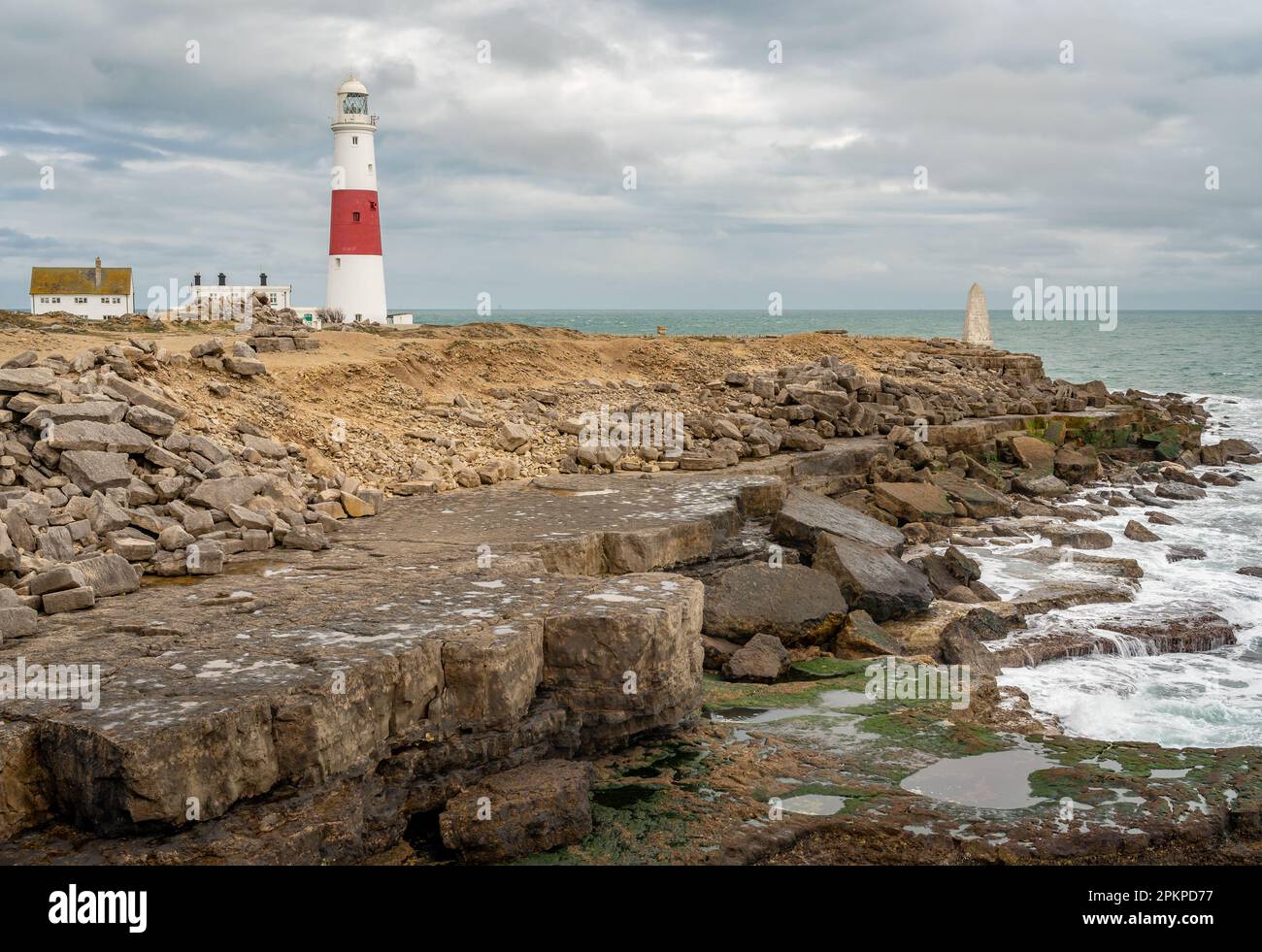 Portland Bill Lighthouse sull'isola di Portland visto dalla Pulpit Rock Foto Stock