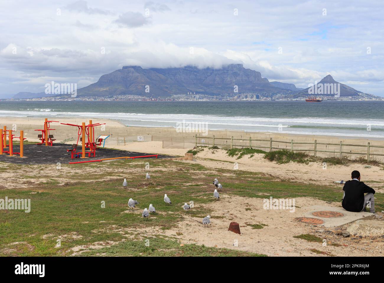 Cape Town, Western Cape, Sudafrica - Aprile 8th 2023: Table View, West Coast of Cape Town. Foto Stock