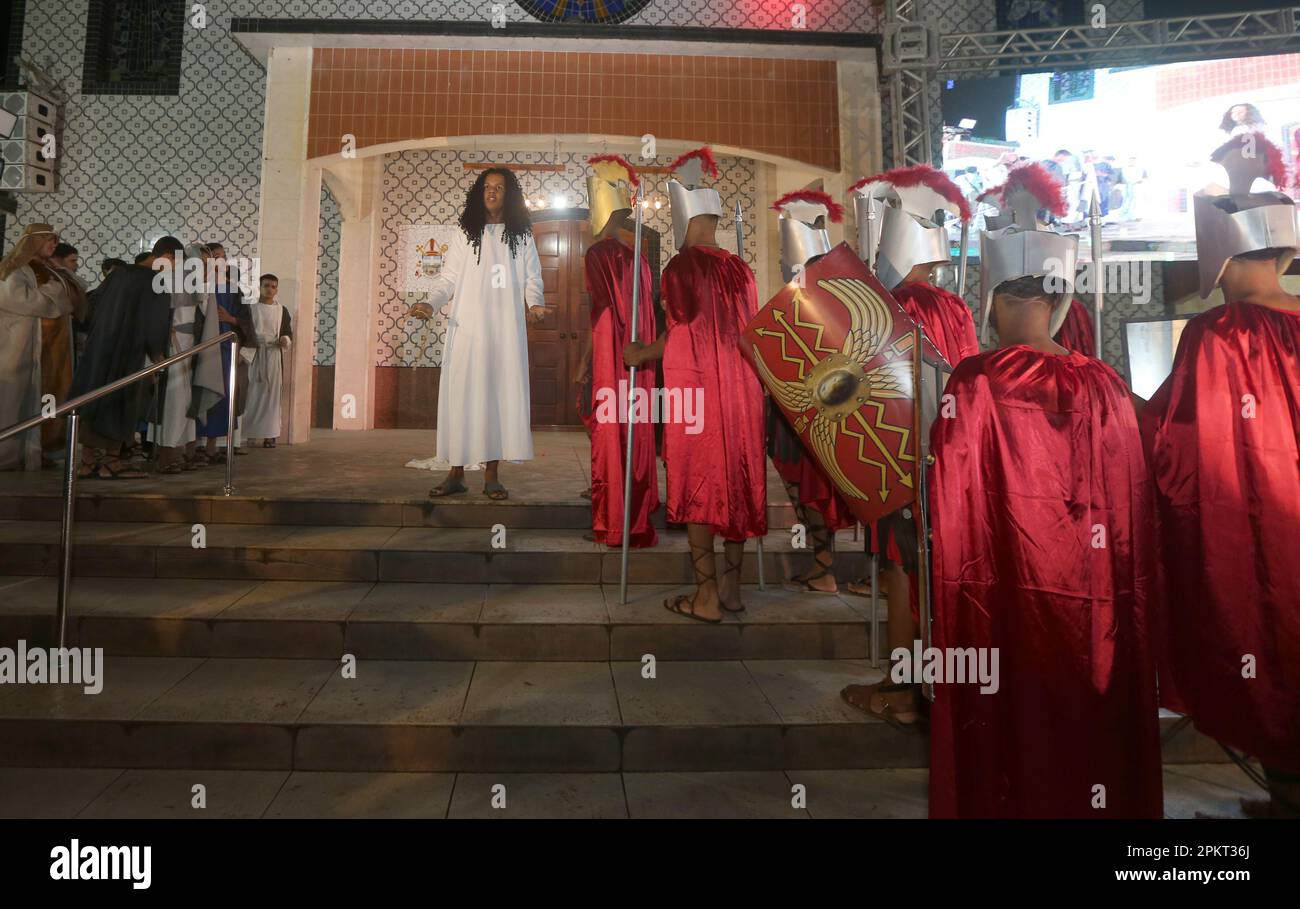 Serrinha, bahia, brasile - 6 aprile 2023: La processione di Fogareu segna la settimana Santa nella città di Serinha. Foto Stock