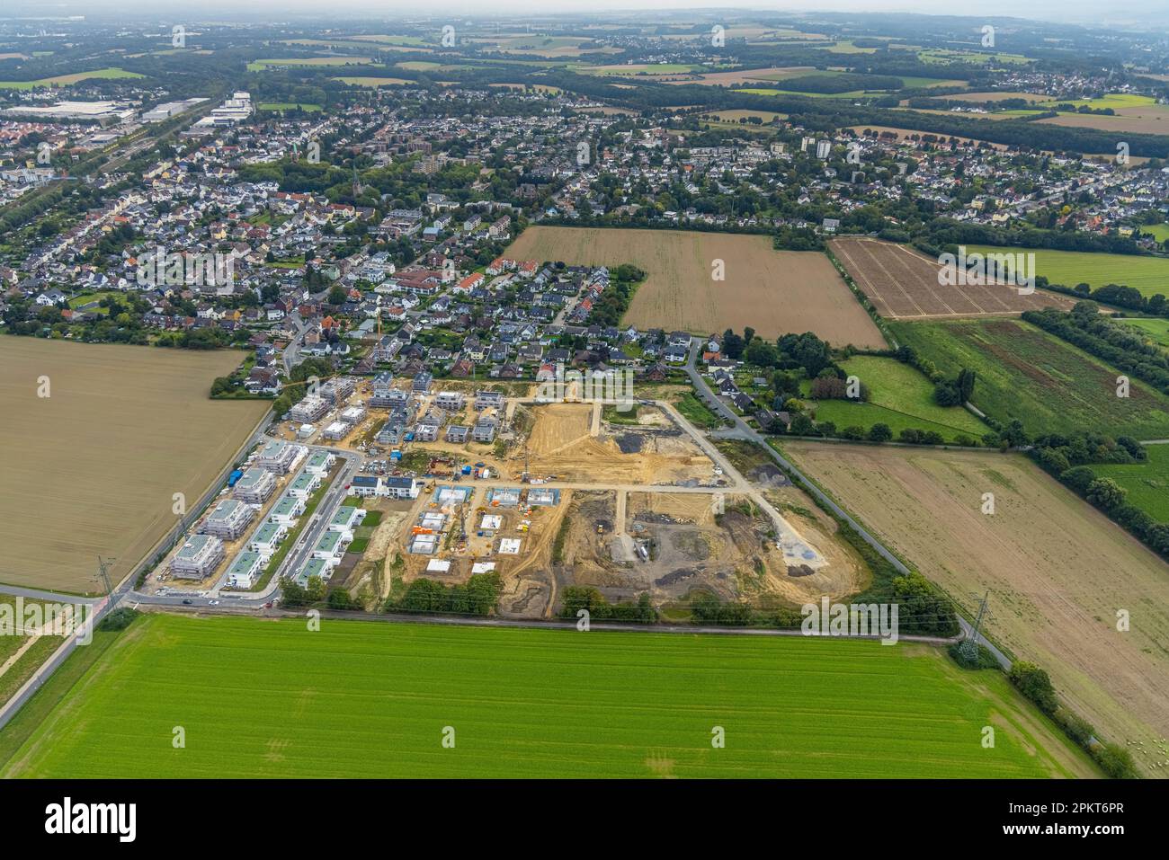 Vista aerea, cantiere e nuovo edificio residenziale parco Emscherquelle sulla zona dell'ex caserma Hellweg nel quartiere Hohenleuchte Foto Stock