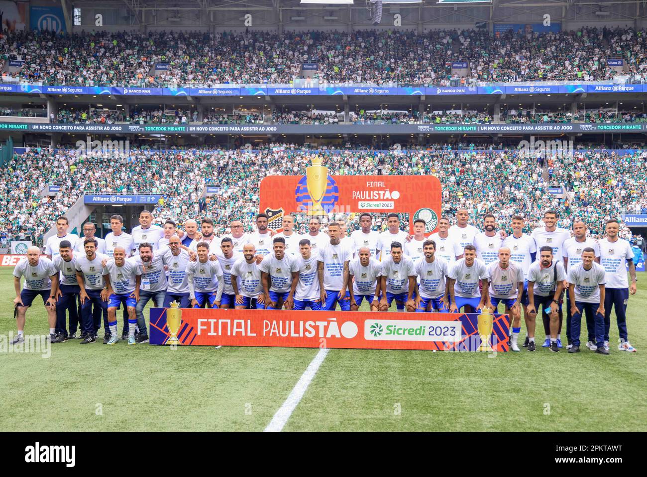 San Paolo, Brasile. 09th Apr, 2023. SP - SAO PAULO - 04/09/2023 - PAULISTA 2023, PALMEIRAS X AGUA SANTA - Agua Santa i giocatori posano per una foto prima della partita contro Palmeiras allo stadio Allianz Parque Arena per il campionato Paulista 2023. Foto: Marcello Zambrana/AGIF/Sipa USA Credit: Sipa USA/Alamy Live News Foto Stock