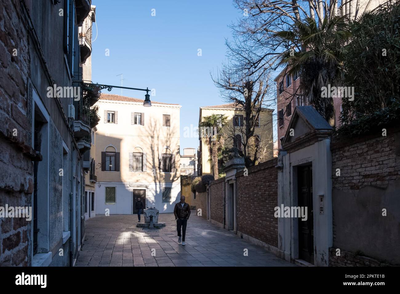 Particolare architettonico di Venezia, città del nord-est italiano e capitale del Veneto, meta turistica e centro culturale di grande importanza Foto Stock