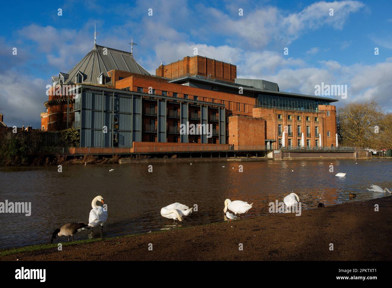 Il Royal Shakespeare Theatre, sede della Royal Shakespeare Company, a Stratford-upon-Avon Foto Stock