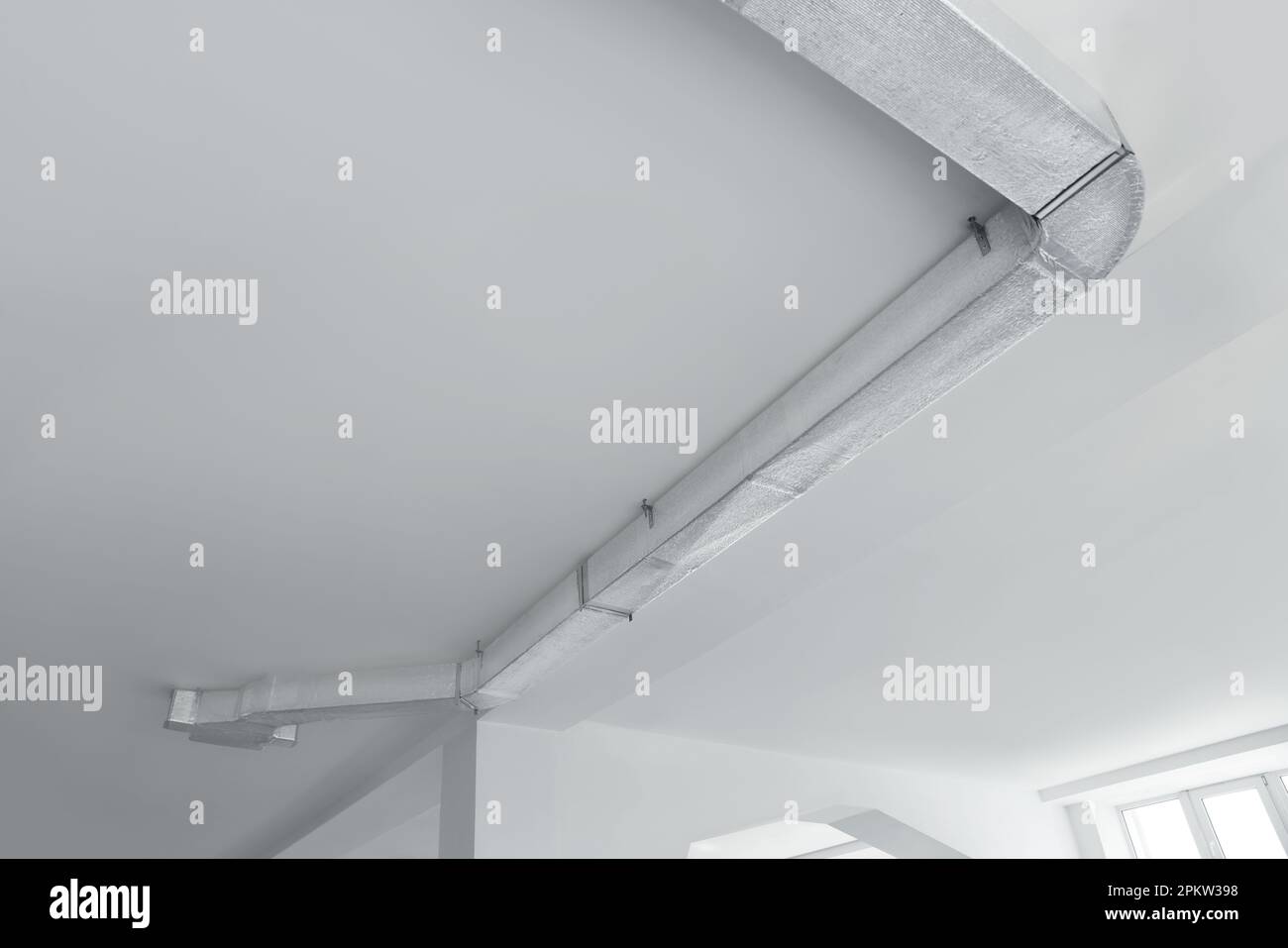 Soffitto con sistema di ventilazione interno, vista dal basso Foto Stock