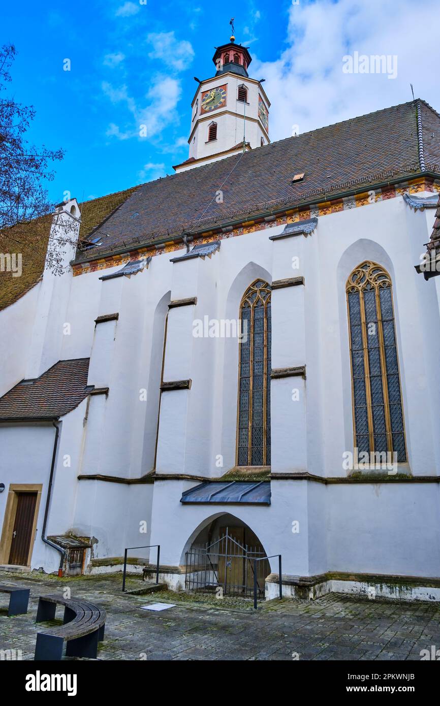 Chiesa protestante di Pietro e Paolo nel centro storico di Blaubeuren vicino a Ulm, Baden-Württemberg, Germania, Europa. Foto Stock