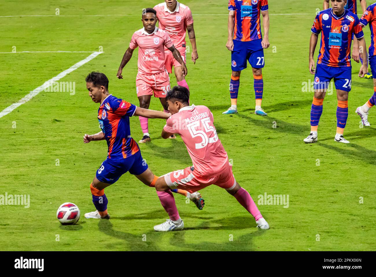 Partite di calcio durante la partita di campionato tailandese allo stadio PAT, Klong Toey, Bangkok, Thailandia tra Port FC e Sukhothai Foto Stock