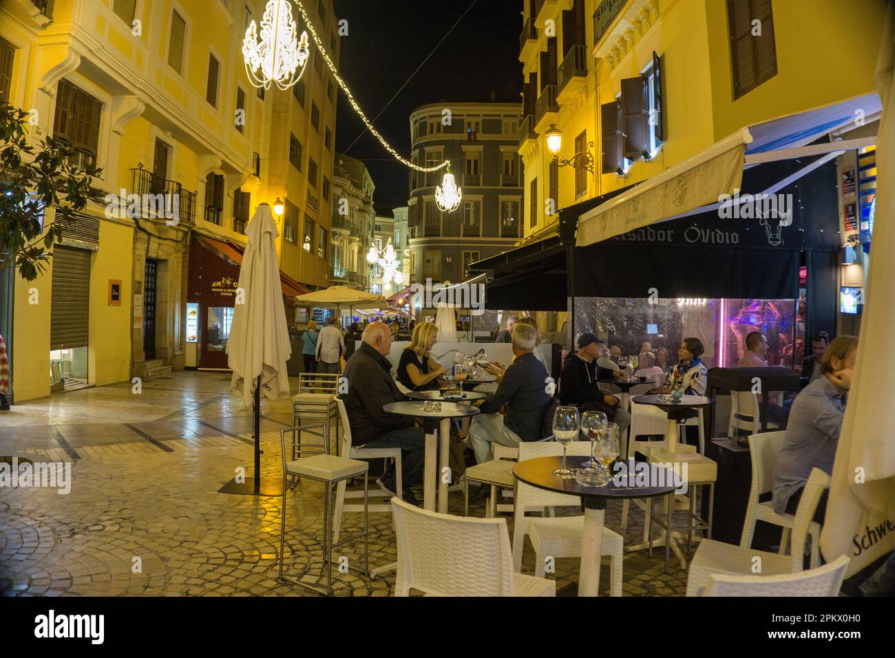 Vita notturna nel centro storico di Malaga, Andalusia, Costa del Sol, Spagna, Europa Foto Stock