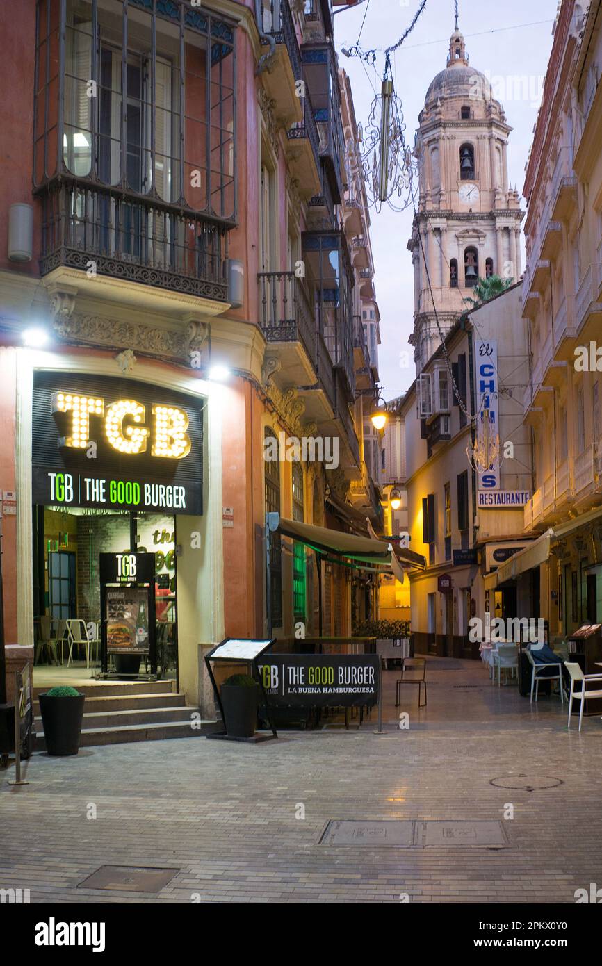 Vita notturna nel centro storico di Malaga, Andalusia, Costa del Sol, Spagna, Europa Foto Stock