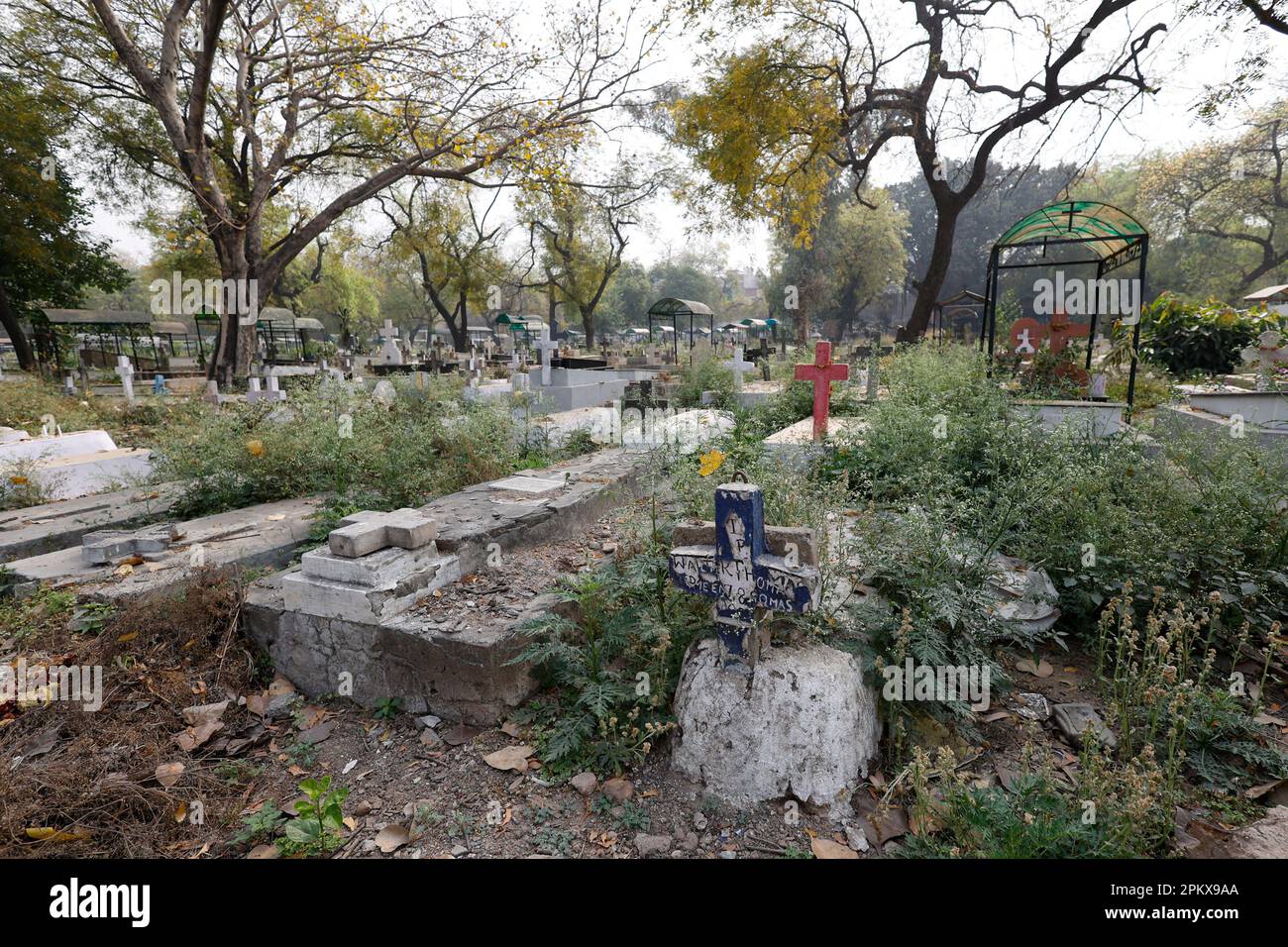 Cimitero cristiano indiano, Paharganj, Nuova Delhi, India Foto Stock