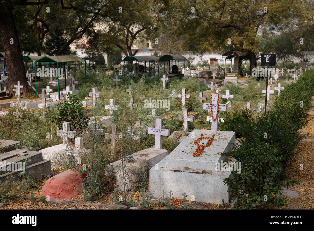 Cimitero cristiano indiano, Paharganj, Nuova Delhi, India Foto Stock