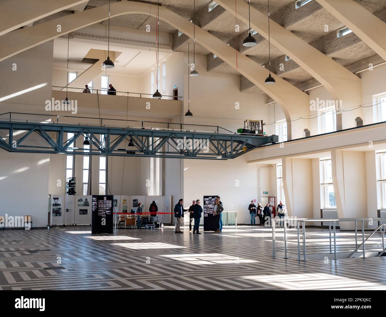 Sala trasmittenti nell'edificio A dell'ex stazione di trasmissione radio a onde lunghe radio Kootwijk, Veluwe, Apeldoorn, Paesi Bassi Foto Stock