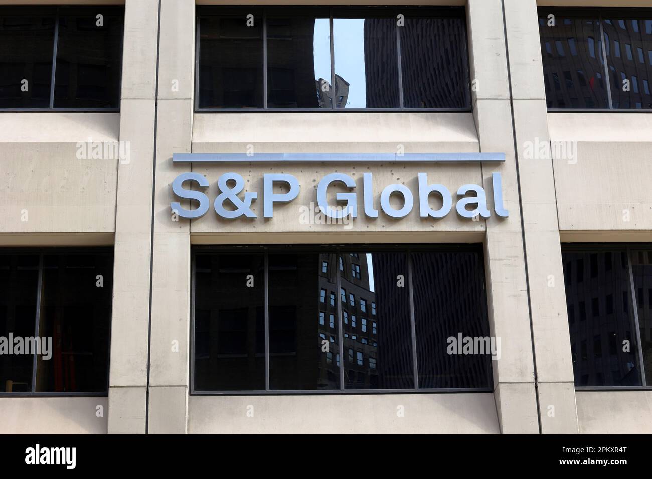 S&P Global, 55 Water St, New York. Una società di informazioni finanziarie e di rating precedentemente nota come McGraw Hill Financial. Foto Stock