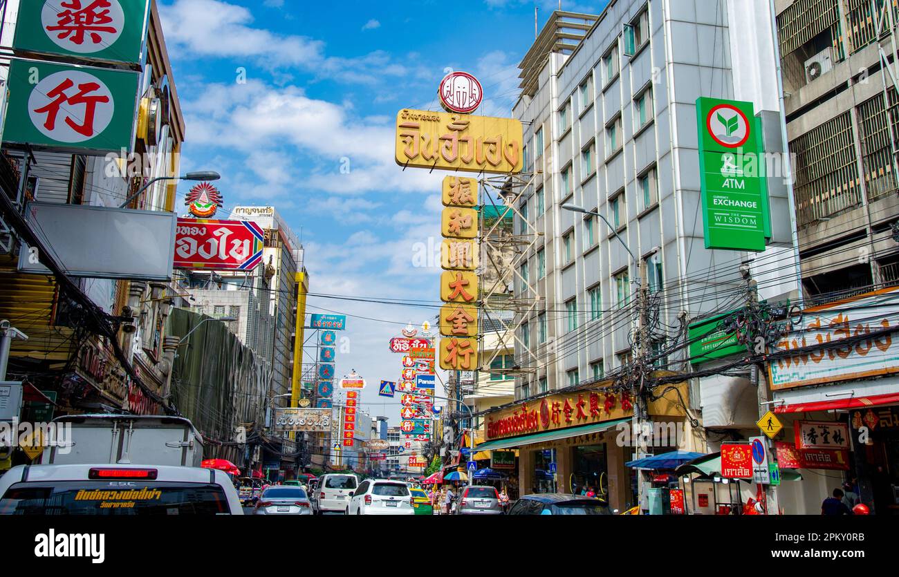 Marzo 24 2023 - Bangkok Thailandia - Chinatown, è un quartiere vivace e vivace situato nel cuore di Bangkok, Thailandia. La sua atmosfera vivace, con Foto Stock