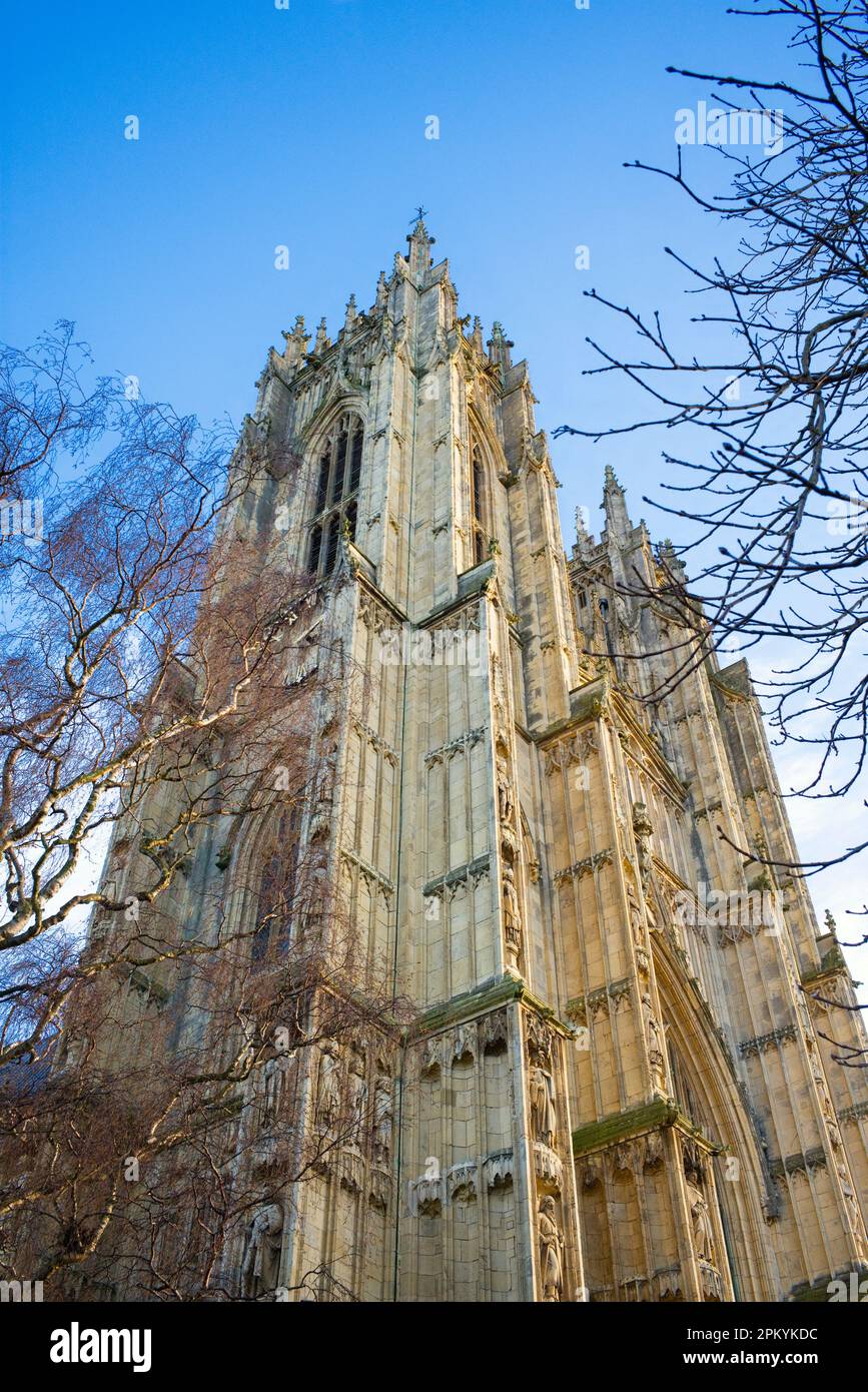 Guardando in alto i campanili gemelli di Beverley Minster Foto Stock