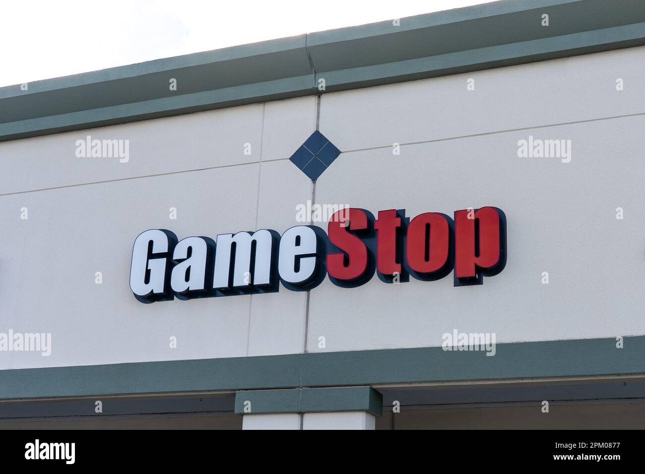 Il cartello del negozio GameStop è mostrato a Orlando, Florida, Stati Uniti. Foto Stock