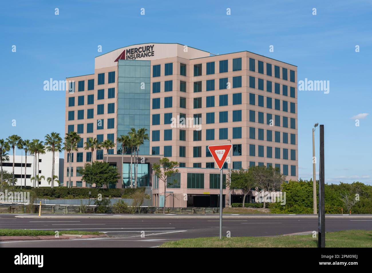 L'edificio degli uffici della Mercury Insurance si trova a Tampa, Florida, Stati Uniti. Foto Stock